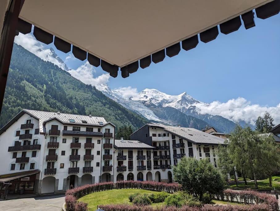 Central Spacious Flat With Private Parking Chamonix Exteriör bild